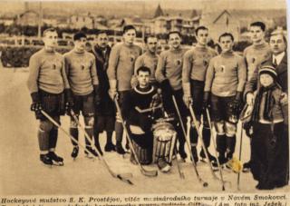 Výstřižek z novin - Hockeyové mužstvo S. K. Prostějov