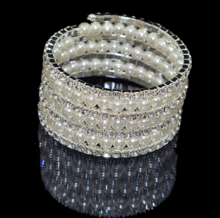 Luxusní široký perlový náramek 2 barvy Barva: Stříbrná