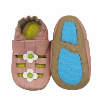 Kožené capáčky s gumovou podrážkou sandálky růžové s květinami CAROZOO Velikost capáčků: 12-18 měsíců