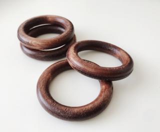 Dřevěný kroužek  DUB, BUK, MAHAGON, OLŠE - průměr 50 mm (vnitř. průměr 35 mm) Barva: mahagon