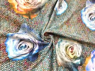 Umělé hedvábí / Silky barevné pastelové růže na studené mozaice