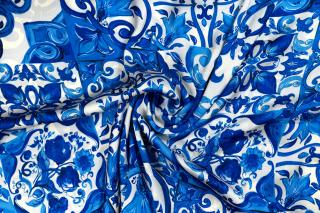Umělé hedvábí / Silky malované modré květy a ornamenty na ecru