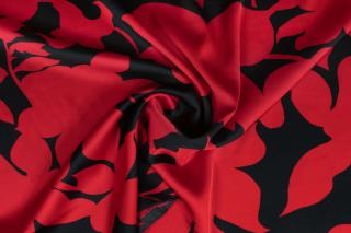 Umělé hedvábí / Silky velké červené květy na černé