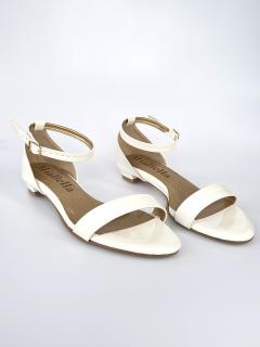 Smetanové sandálky bez podpatků 32,5 - stélka 20cm / obvod 18,5cm