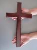 dřevěný kříž 40 cm závěsný