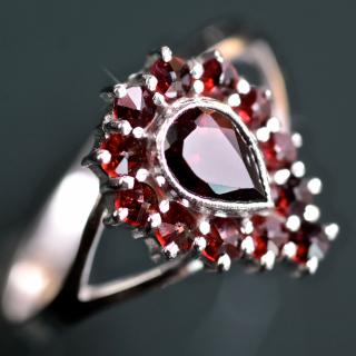 Olivie - granátový šperk - prsten rhodiované stříbro 925/1000 Velikost: 51