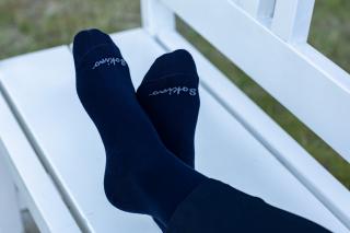 Pánské jednobarevné bavlněné ponožky – tmavě modré 39-42