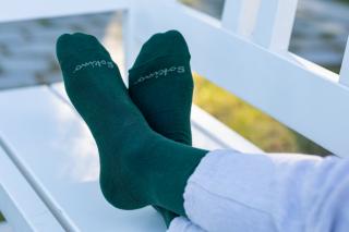 Pánské jednobarevné bavlněné ponožky – tmavě zelené 39-42
