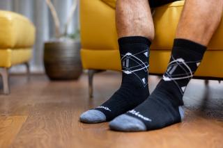 Silné merino ponožky – černé se vzorem 39-42