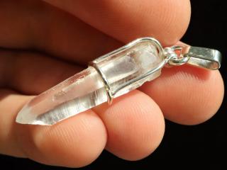 Drahokamově čistý krystalek přírodního českého křišťálu - stříbrný přívěsek