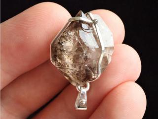 Stříbrný šperk s přírodní českou záhnědou