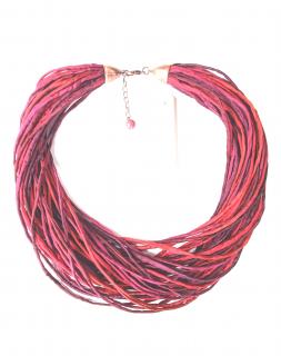 Hedvábný náhrdelník v odstínech červené a vínové Náhrdelník: A