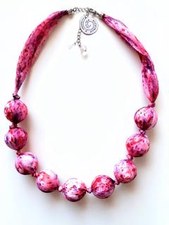 Růžový náhrdelník z větších kuliček