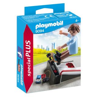 Stavebnice Playmobil skateboardista s rampou