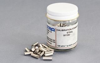 Kalibrační standard Ocel - válečky ON Obsah prvků: 102 ppm N, 100 ppm O, Rozsah prvků: 70 - 130 ppm N, Množství v balení: 100 ks, 1 g/ks