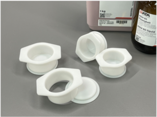 Kulatá zalévací formička bílá Qmould, 5ks (Ø 40 mm, 50 mm) průměr: Ø 40, Množství v balení: 5ks, (≥ 5 bal = 5% sleva • ≥ 10 bal =10% sleva )