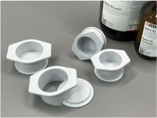 Kulatá zalévací formička šedá Qmould, 5ks (Ø 40 mm, 50 mm) průměr: Ø 40, Množství v balení: 5ks, (≥ 5 bal = 5% sleva • ≥ 10 bal =10% sleva )