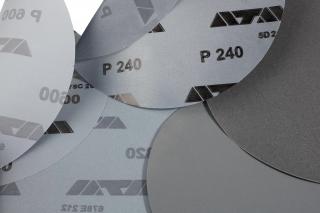 SiC brusný papír s folií Ø 250 FEPA (80-2500) průměr: Ø 250 mm, zrnitost: FEPA 1000, Množství v balení: 100ks, (≥ 5 bal = 5% sleva • ≥ 10 bal =10%…