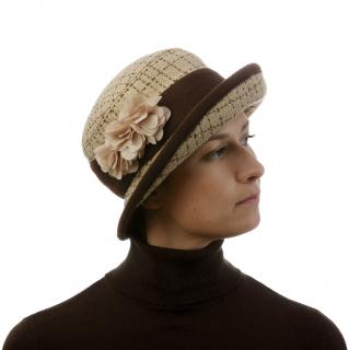 Béžový dámský klobouk s paspulovanou krempou Velikost: 55