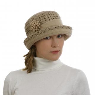 Zimní klobouk s paspulovanou krempou Velikost: 60
