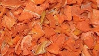 Sušená mrkev - kostka Hmotnost: 15 kg