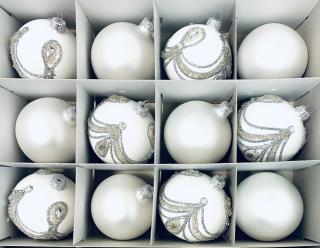 Irisa Vánoční exkluzivní ozdoby NIKA bílé koule kombinace s dekorem závěs Velikost 8 cm, SET 12 ks Balení: 12ks, Barva: bílá, Velikost: 8 cm
