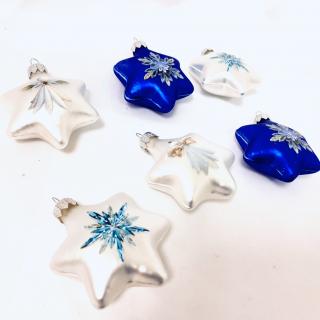 Sada 6 Kusů Skleněných vánočních ozdob - Hvězdy (Bílo-Modrá) IRISA  Balení: 6 ks, Barva: bílá;modrá, Velikost: 6 cm