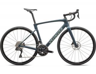 Silniční kolo Specialized Roubaix SL8 Comp 2024  METTALIC DEEP LAKE/WHITE SAGE METALLIC Barva kola: METTALIC DEEP LAKE/WHITE SAGE METALLIC, Velikost…