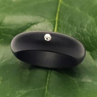 Ebenový prsten s broušeným diamantem - velikost 54 (pr.17,2mm)