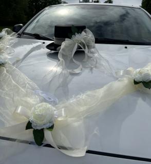 SET na auto s růží pro ženicha a nevěstu krémová 2ks