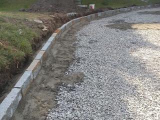 Krajník obrubník žulový šedo-žlutá KS3