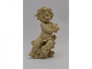 Andílek hrající na lyru - kamenná socha z pískovce