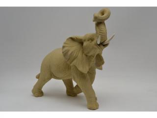 Slon velký - kamenná socha z pískovce
