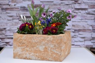Venkovní kamenný květináč - 40x40x20 cm