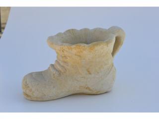 Venkovní kamenný květináč - bota