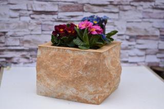 Venkovní kamenný květináč - kostka 23x23x27 cm