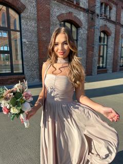 Šaty BRIANNA MIDI béžový písek shine VELIKOST: XS/S