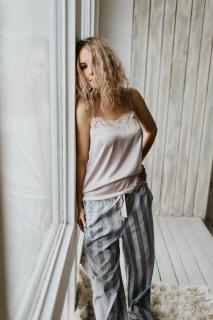 Pyžamové kalhoty bavlněné šedý pruh Velikost: 36/S