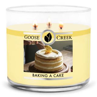 Goose Creek -  Moderní statek - Pečení dortu  Aromatická svíčka ve skle 411 g