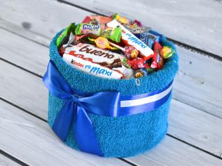 Ručníkový dort plný sladkostí Barva ručníku a stuhy: Jiná, Velikost: Menší