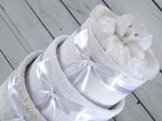 Třípatrový plenkový dort I. zdobený medvídkem nebo sloníkem usínáčkem Barva dortuNEdortu nebo vzor deky: Šedá deka, bílá mašle, medvídek a náplň pro…
