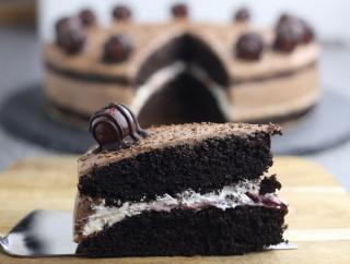Višňovo-čokoládový dort