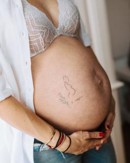 Tetování na těhotenské bříško Měsíce