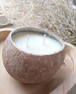 sojová svíčka v kokosu