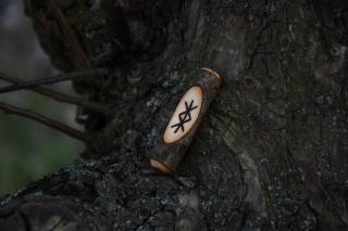 Amulet vikingský - ochrana, VERND kutatá kožené šňůrka: VINTAGE tmavohnědá - 2 mm