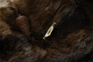 Amulet vikingský - strom života, IDEGRAN kutatá kožené šňůrka: VINTAGE tmavohnědá - 2 mm