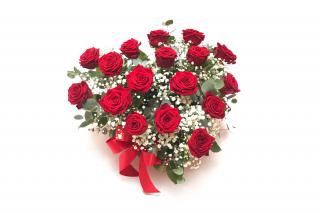 Červené růže ve flowerboxu tvaru srdce Velikost: M