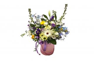 Flowerbox Stefanie - gerbera, hledík, lilie, frézie, delphinium Velikost: M