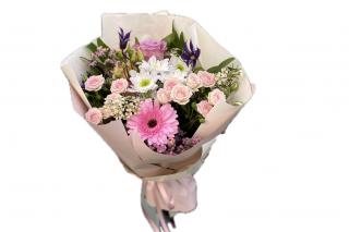Kytice Jessica - gerbera, clematis, wax, růže, chryzantéma Velikost: L