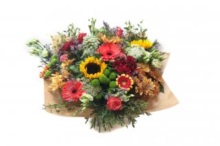 Kytice Ljuba - gerbera, slunečnice, chryzantéma, růže, eustoma Velikost: L